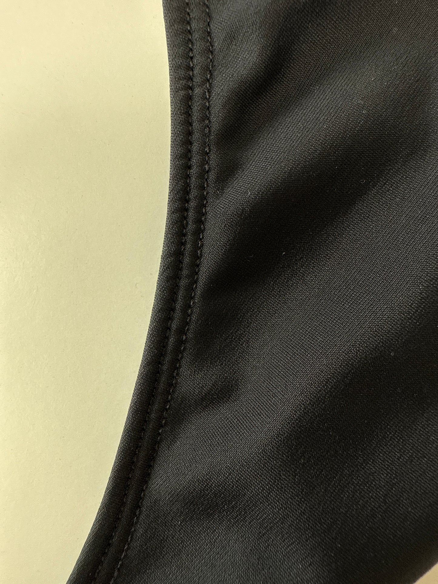 TOP NEGRO ATHLEISURE